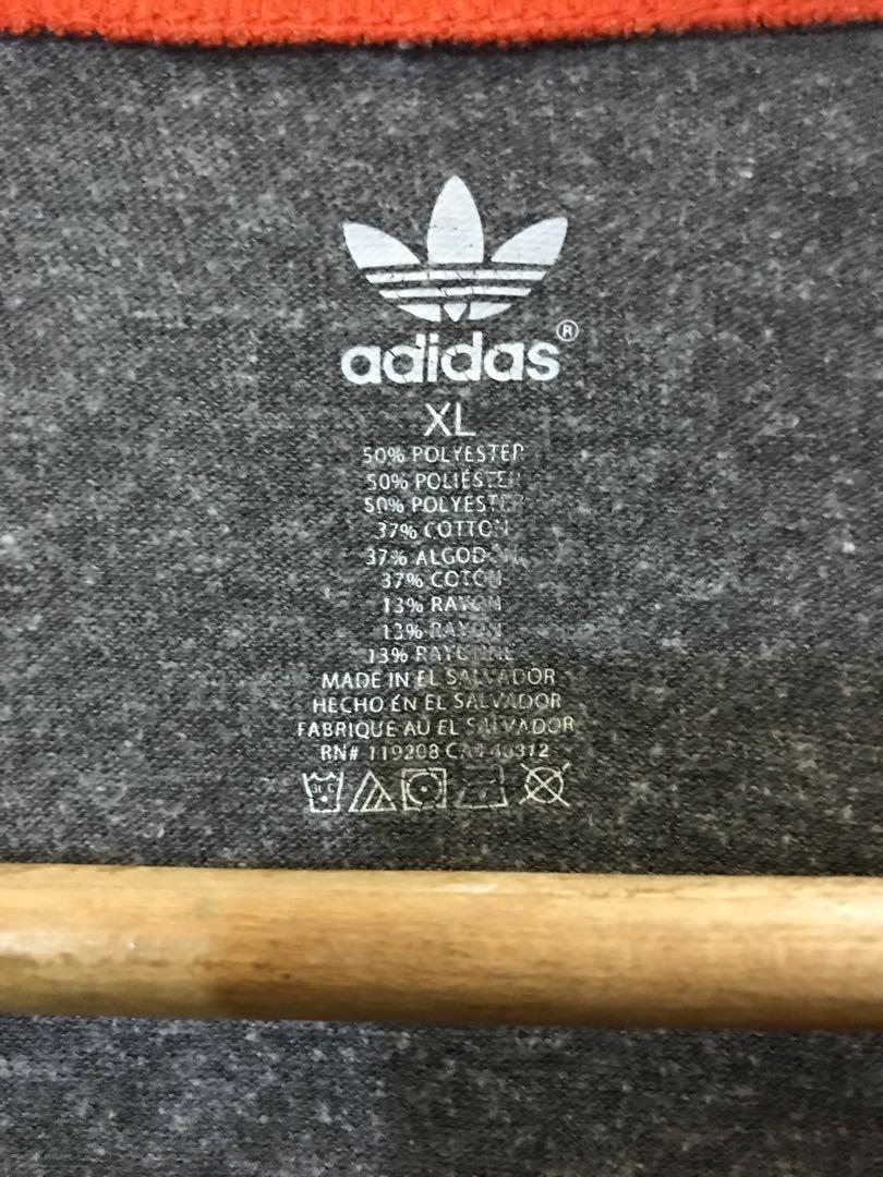 Adidas New York Knicks (Category: Activewear) located in Paranaque City. Submitted by jayyator (Listing ID 252596777, Image 3). Description: Offer and it’s yours! 😁.