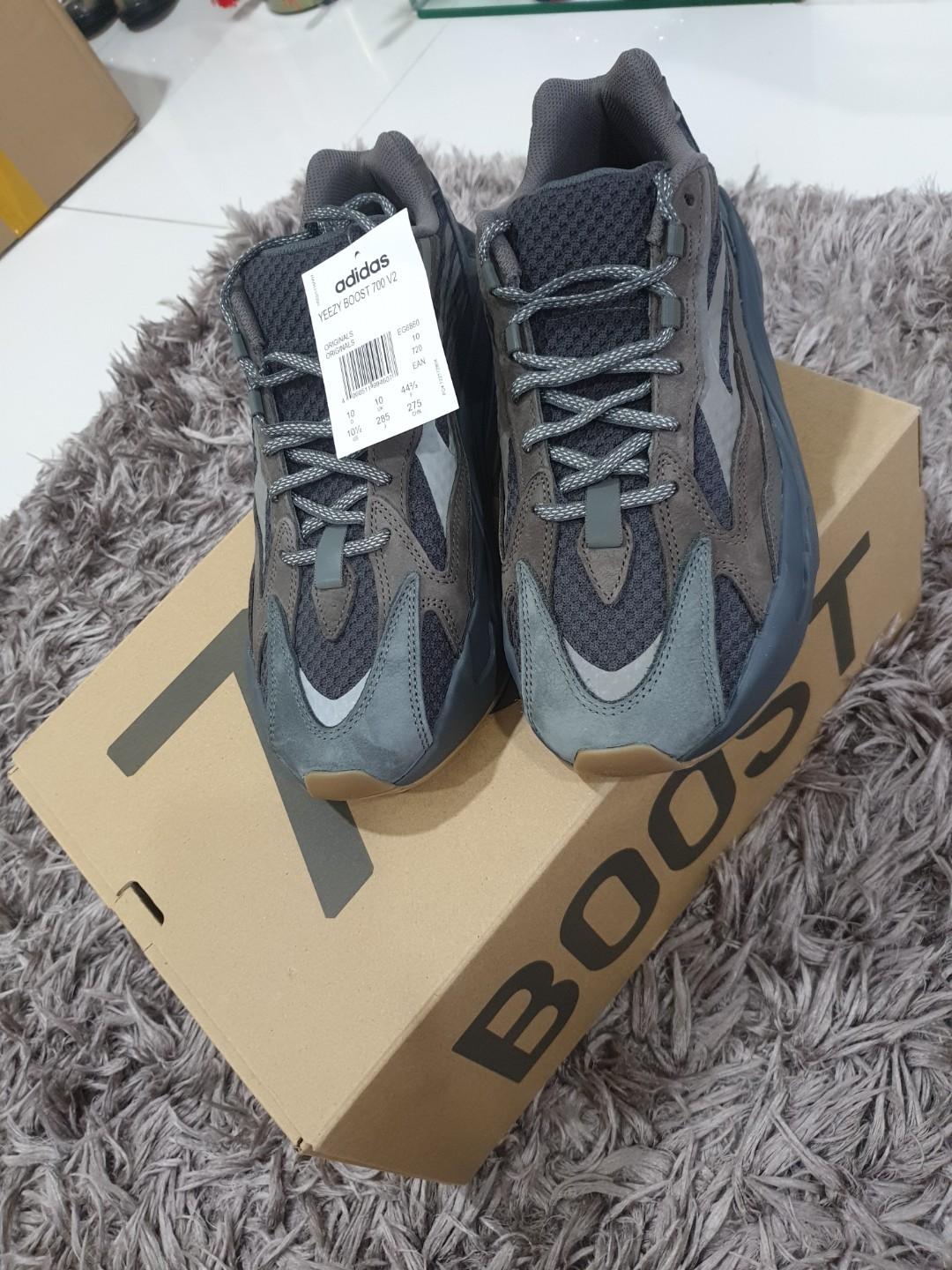 yeezy 700 uk retail price