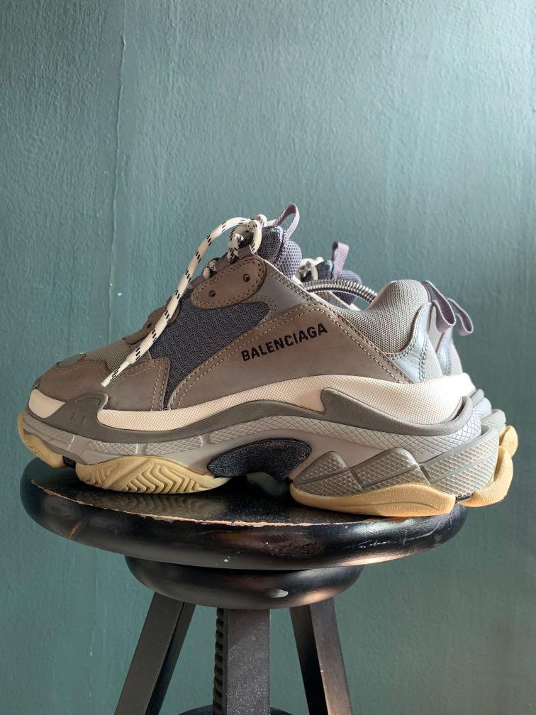 Balenciaga triple s sales v1