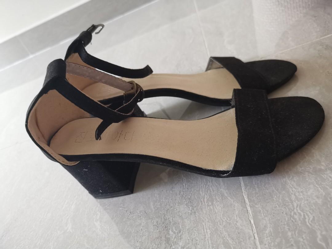 black short heel