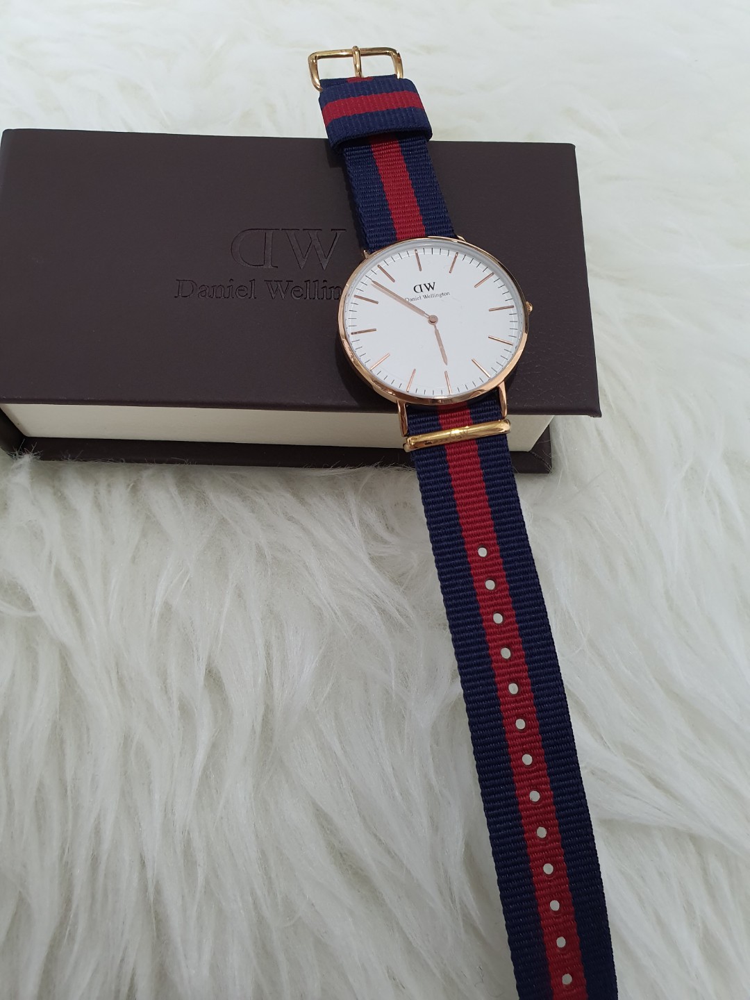 Daniel wellington red and blue top strap