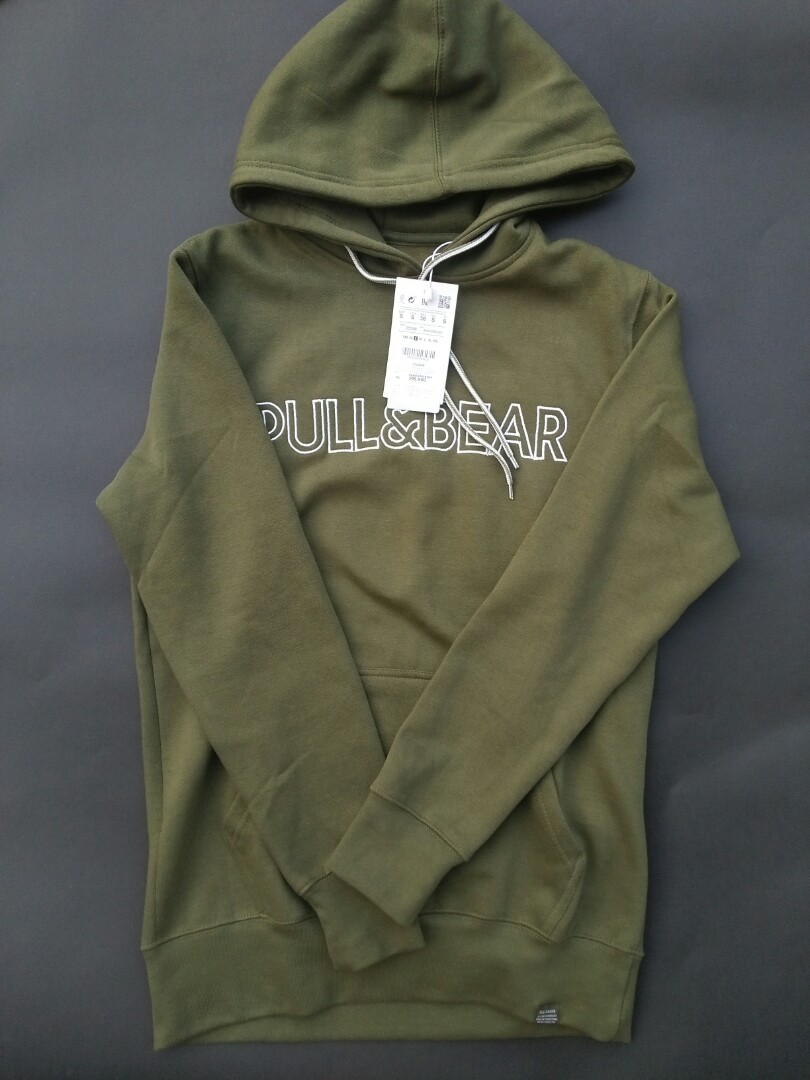 Hoodie Pull and Bear Warna ijo army