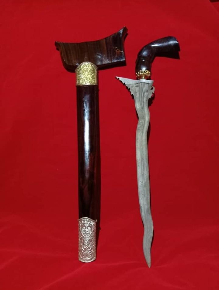 keris taming sari sebenar