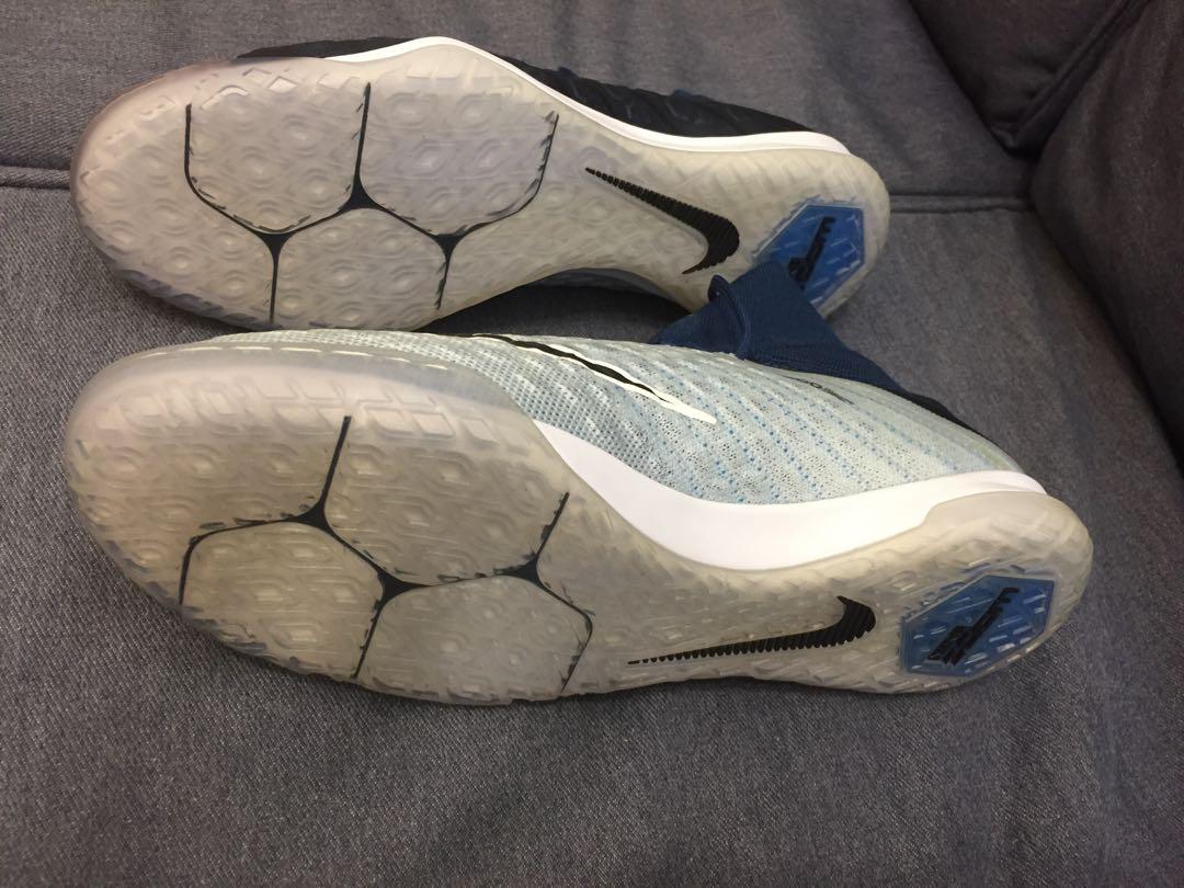 indoor soccer shoes