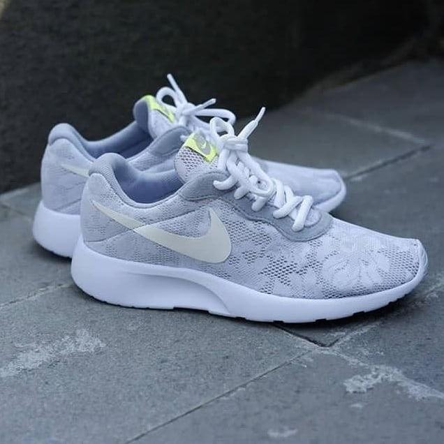 nike tanjun glacier blue