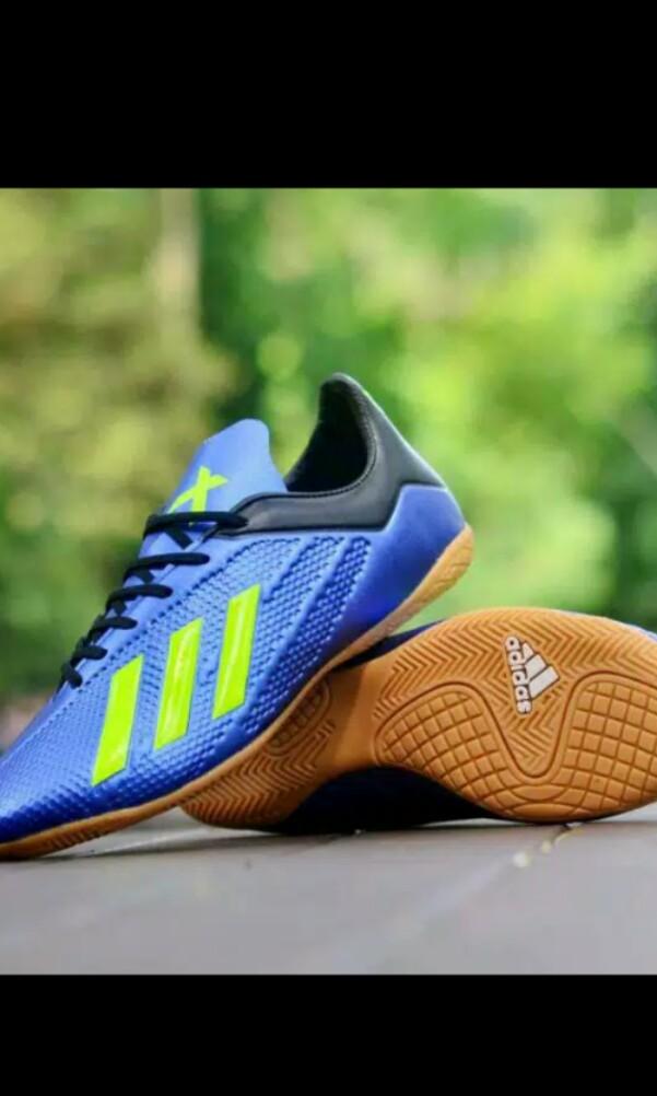 Sepatu Futsal Adidas X18 Fesyen Pria Sepatu Sneakers Di Carousell