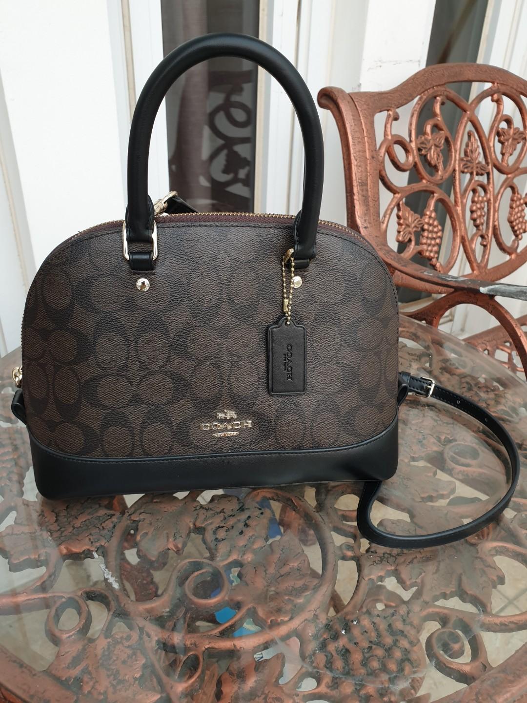 Coach top sierra signature
