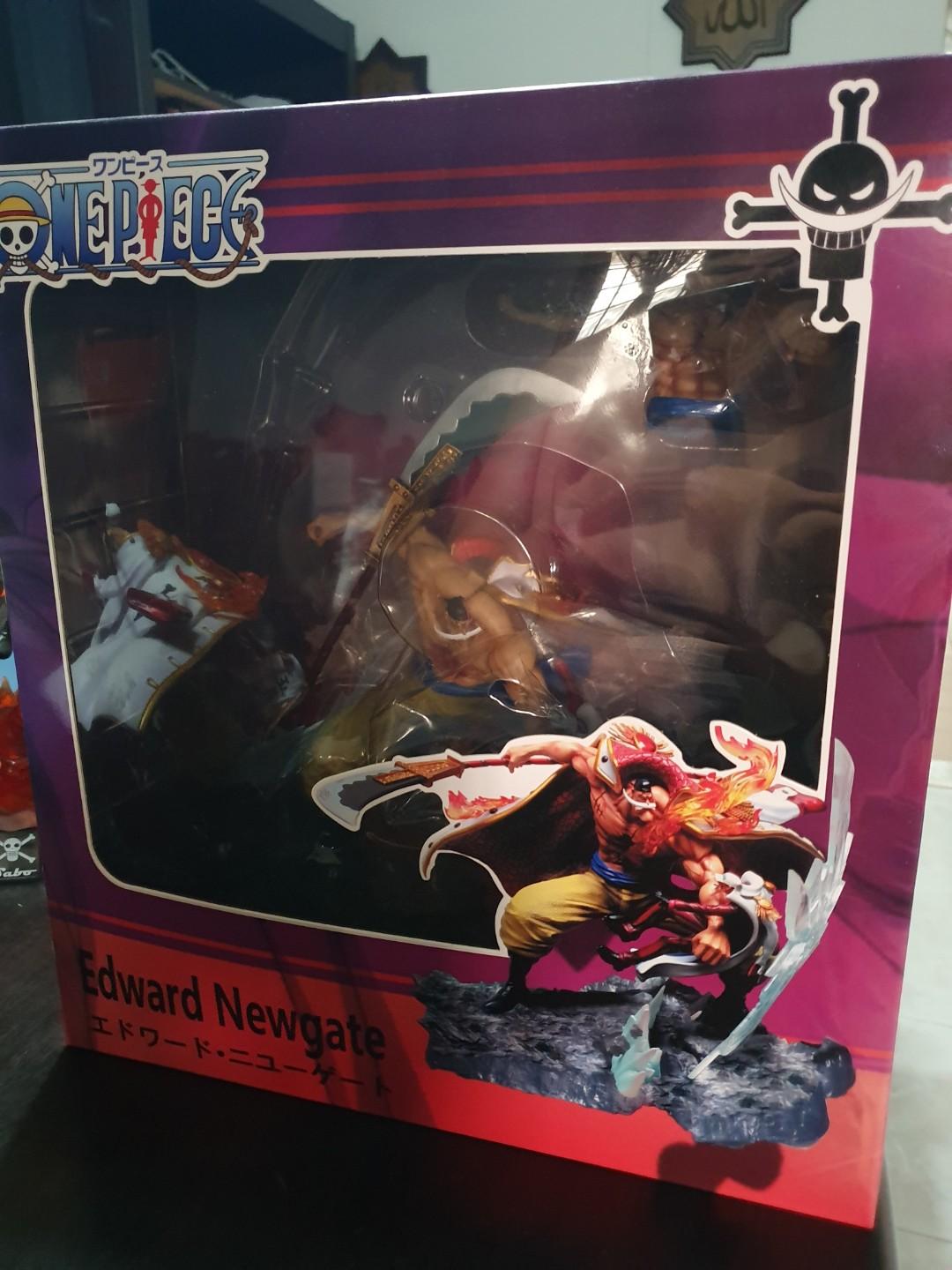 White beard vs akainu, Hobbies & Toys, Toys & Games on Carousell
