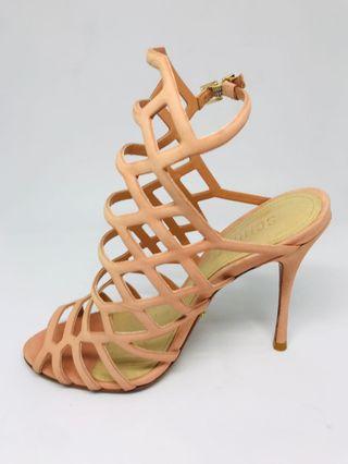 Boutique Schultz Heals Hardly worn