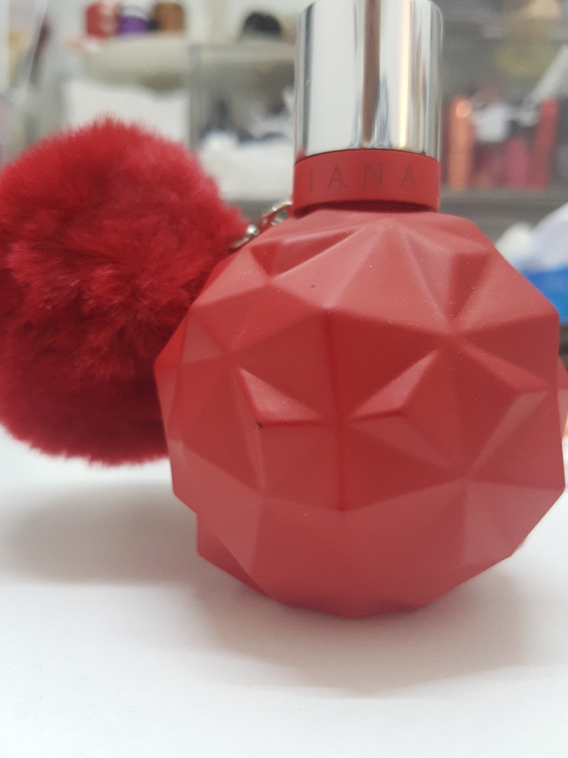 ariana grande red perfume