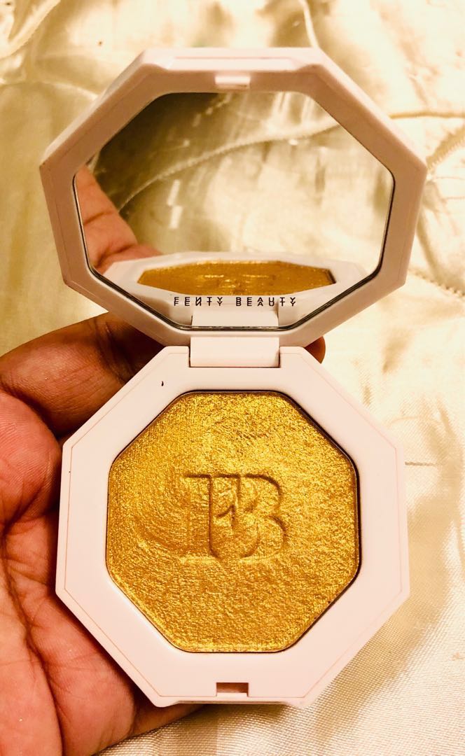 Note di Stile Moda and Make up - Killawatt Freestyle Highlighter - Trophy  Wife @fentybeauty by Rihanna Un tocco di gold super luminoso per  brillare..sempre! La formula ibrida di questo illuminante, tra