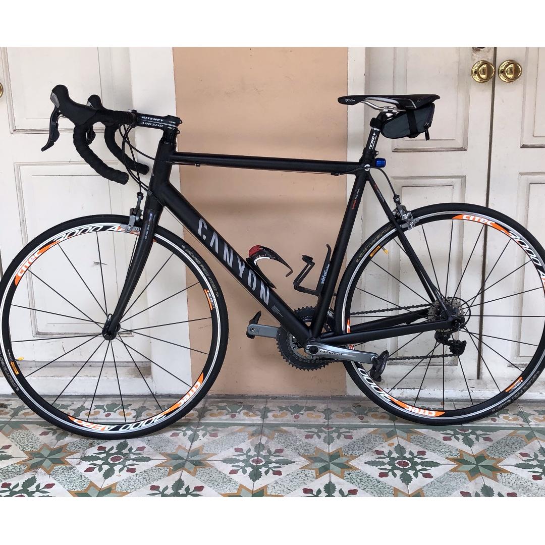 lightweight aluminium road bike