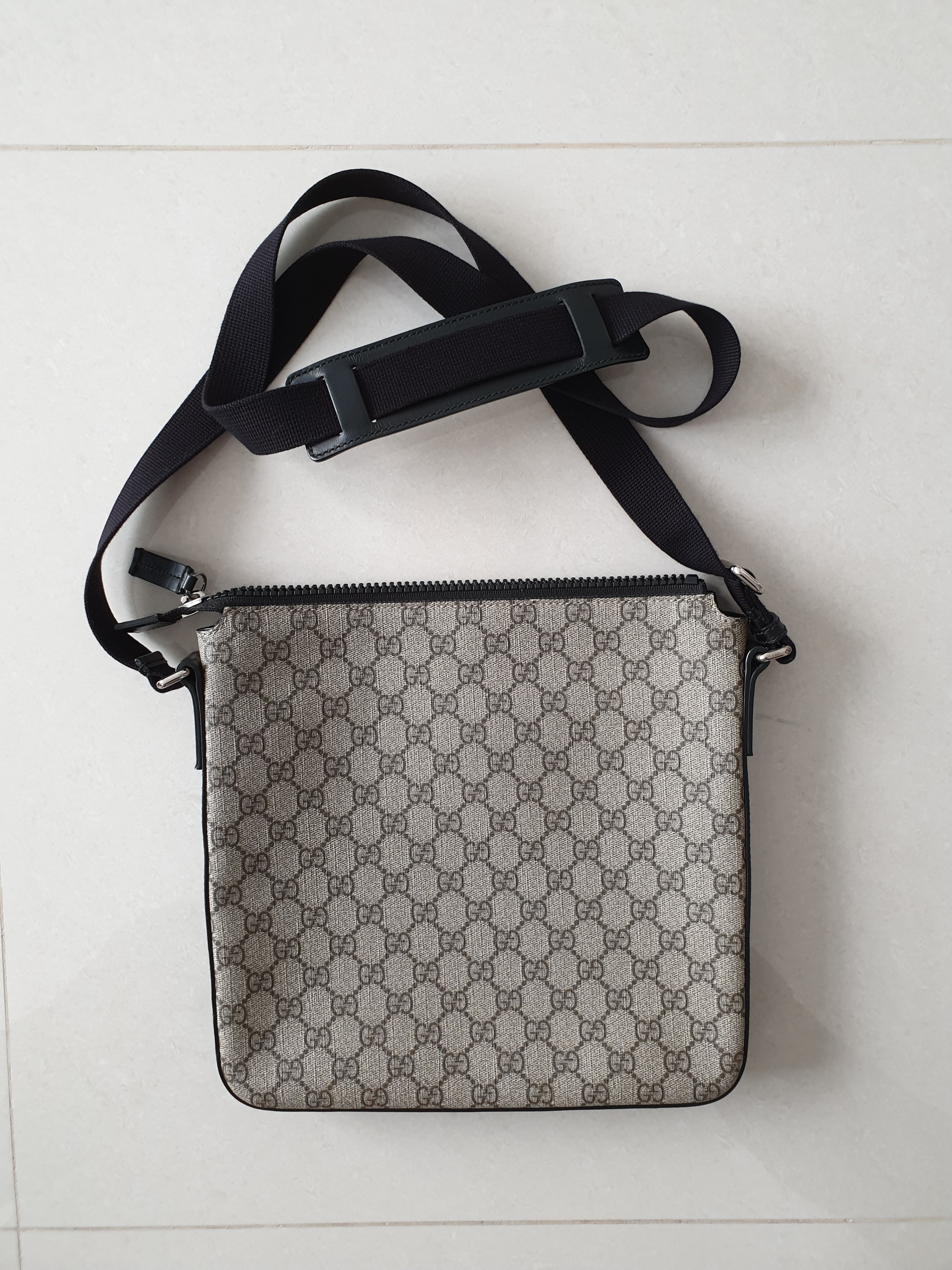 white gucci sling bag
