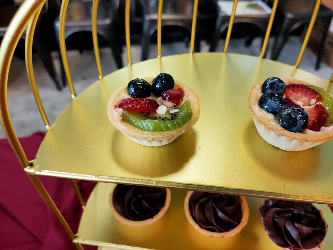 Halal pastry / canapes finger food platter catering, Food & Drinks