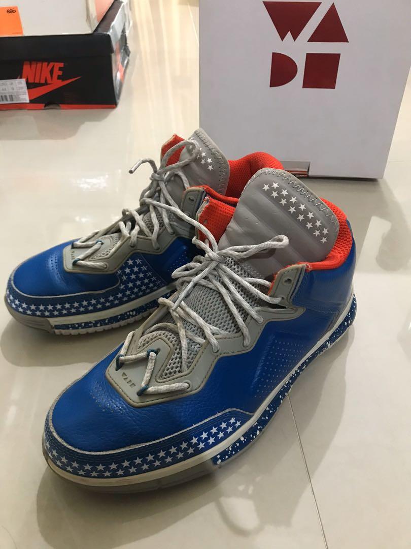 Jual Sepatu Basket Li Ning D Wade Used 8 10 Fesyen Pria Sepatu Sneakers Di Carousell