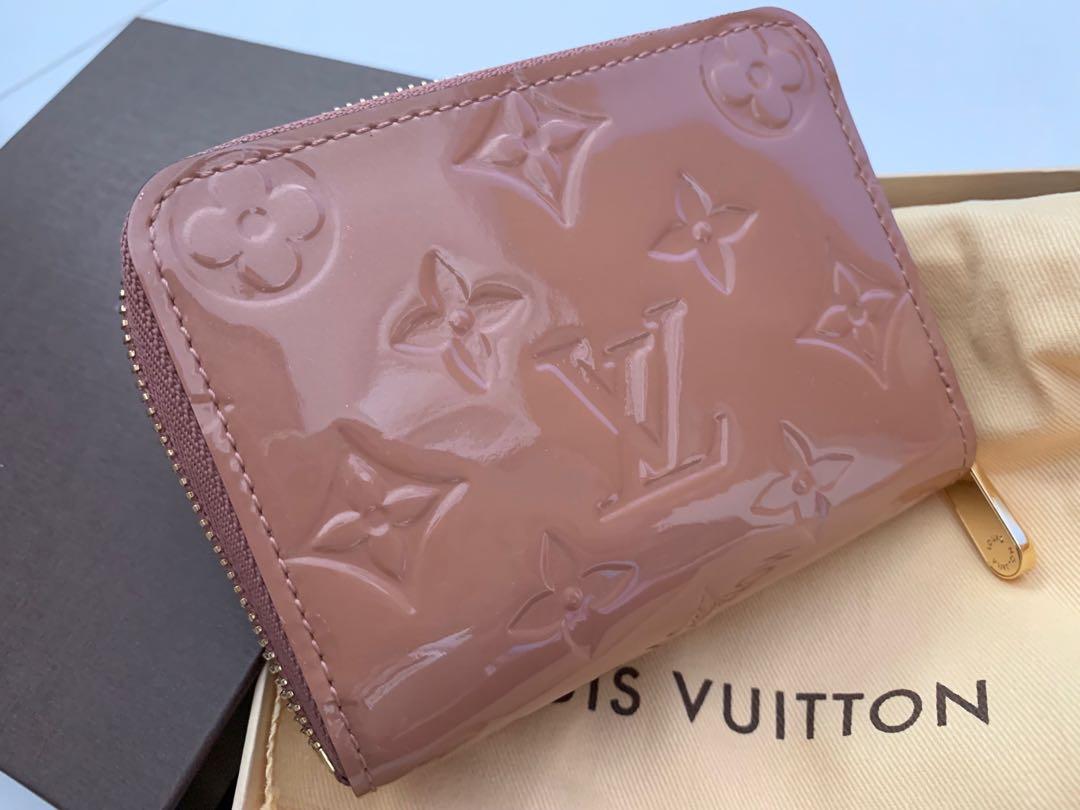 Louis Vuitton zippy patent leather coin wallet, Women's Fashion, Bags &  Wallets, Purses & Pouches on Carousell