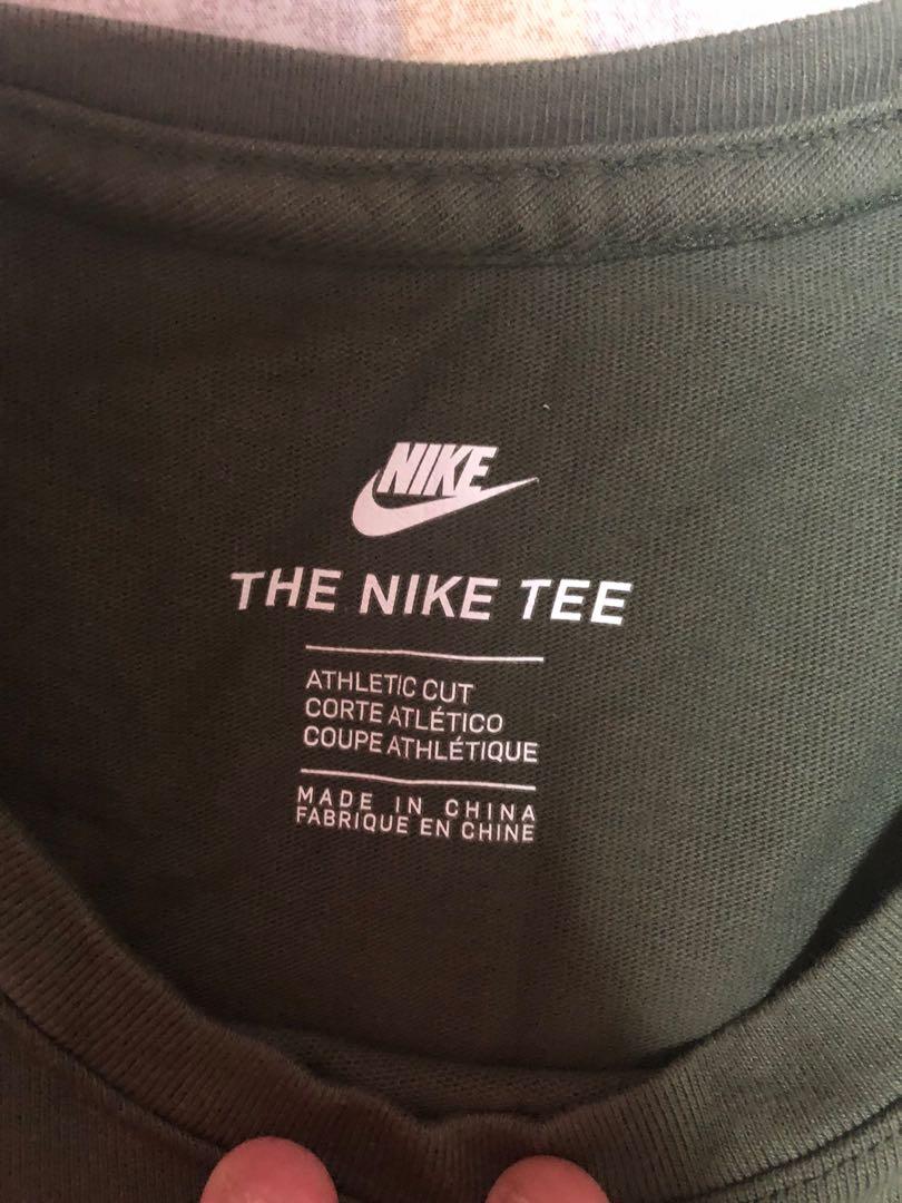 Nike Basic Tee (Category: Tshirts & Polo Shirts) located in Singapore. Submitted by bighype (Listing ID 252829120, Image 2). Description: - Worn once for an overseas trip but it’s way too small for my size now - 100% Authentic .