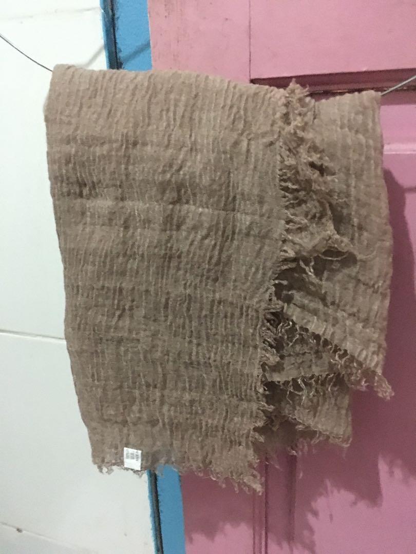 Pashmina Crinkle Warna Coksu Kyk Ke Milo Gt Fesyen Wanita Muslim Fashion Lainnya Di Carousell