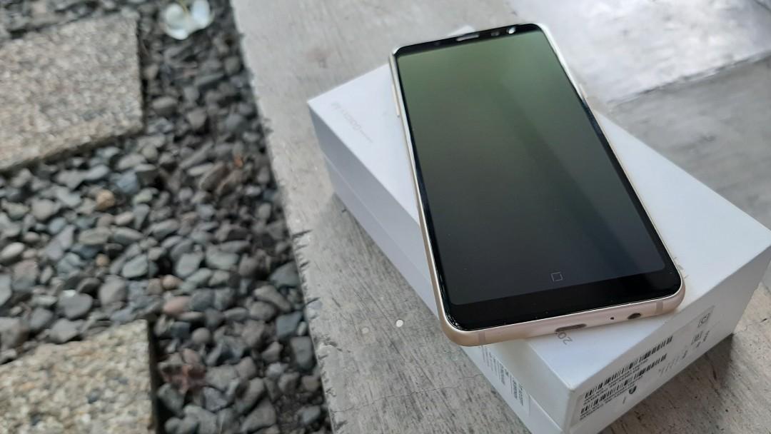 Samsung Galaxy A8 2018 32gb (Category: Samsung) located in Manila. Submitted by conrad.capule (Listing ID 252766006, Image 1). Description: Samsung Galaxy A8 2018 32 gb (64 gb option only for the listing) Gold With box ans charger Bought early 2019 10k neg.