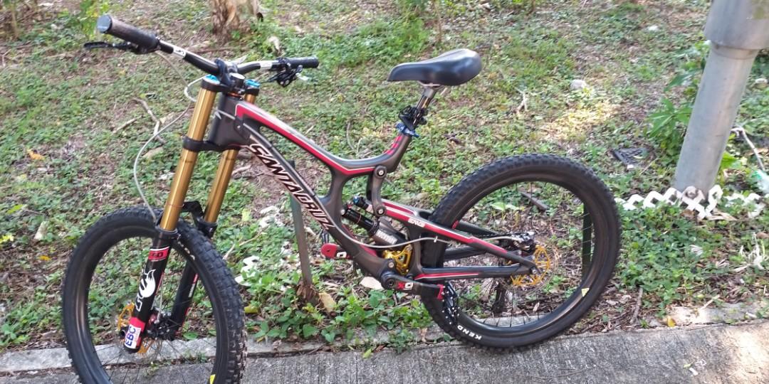 Santa Cruz V10 Full Carbon Sports Bicycles On Carousell