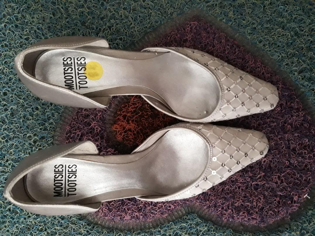 women's mules size 12