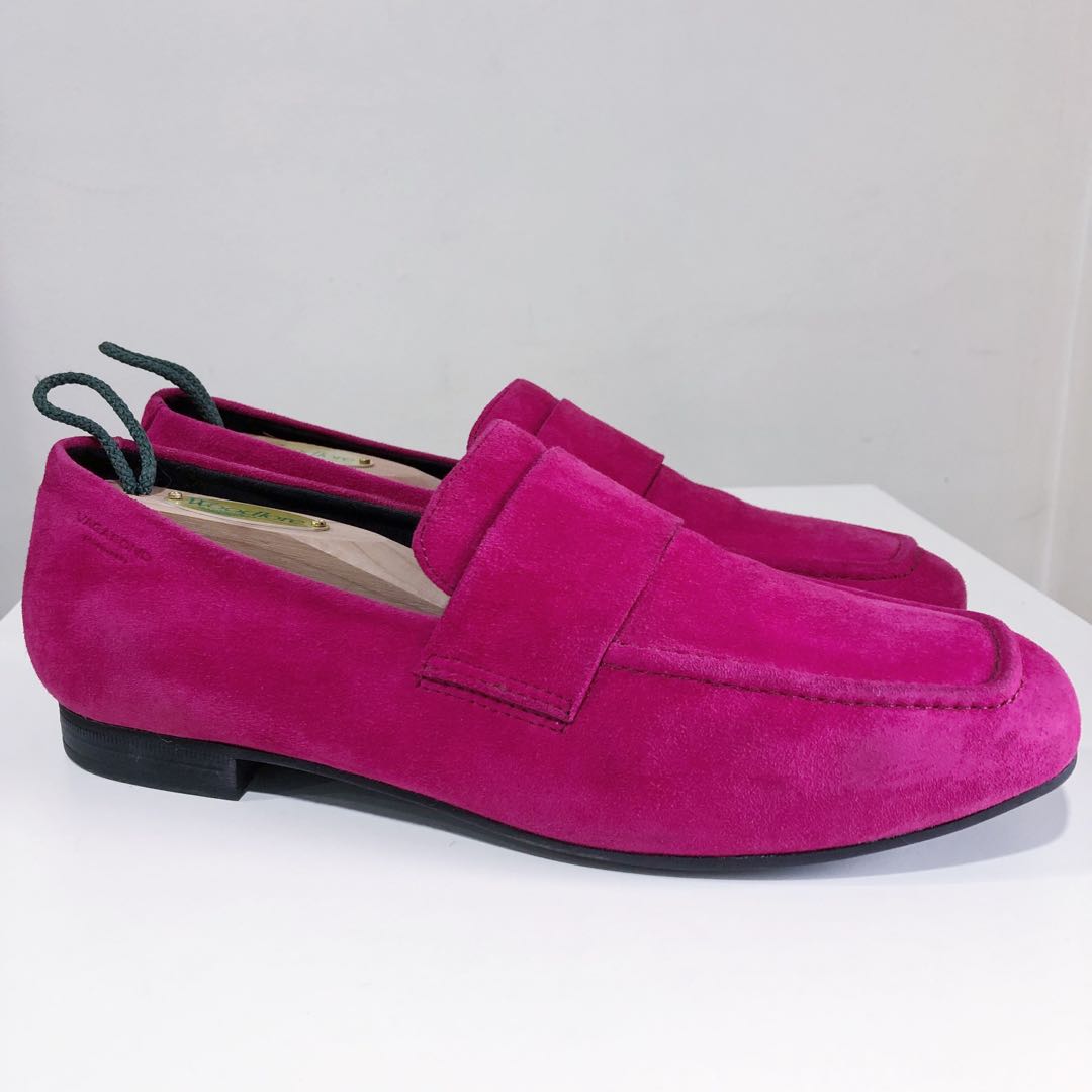 Vagabond Fuschia suede loafers, Women's & Sandals on Carousell