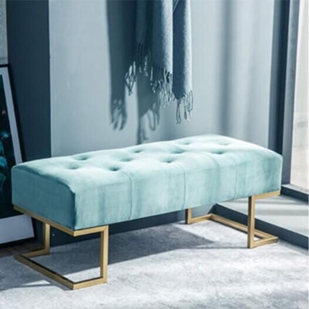 Velvet Bench W Cushion 00k Sep Spec Disc On Carousell