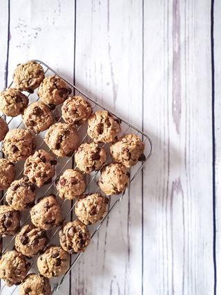 Chocolate Chip Cookies with Oatmeal and Walnuts