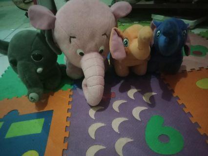 Boneka Gajah take all