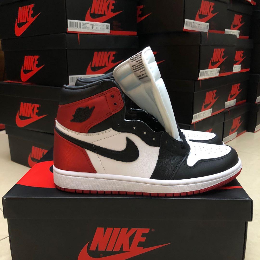 Women's air jordan 1 retro high satin black toe deals