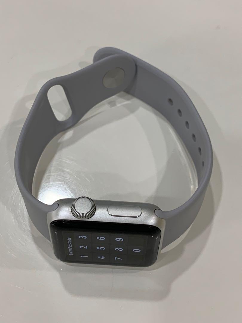 Apple watch series 3 with 38mm on sale silver aluminum case and fog sport band
