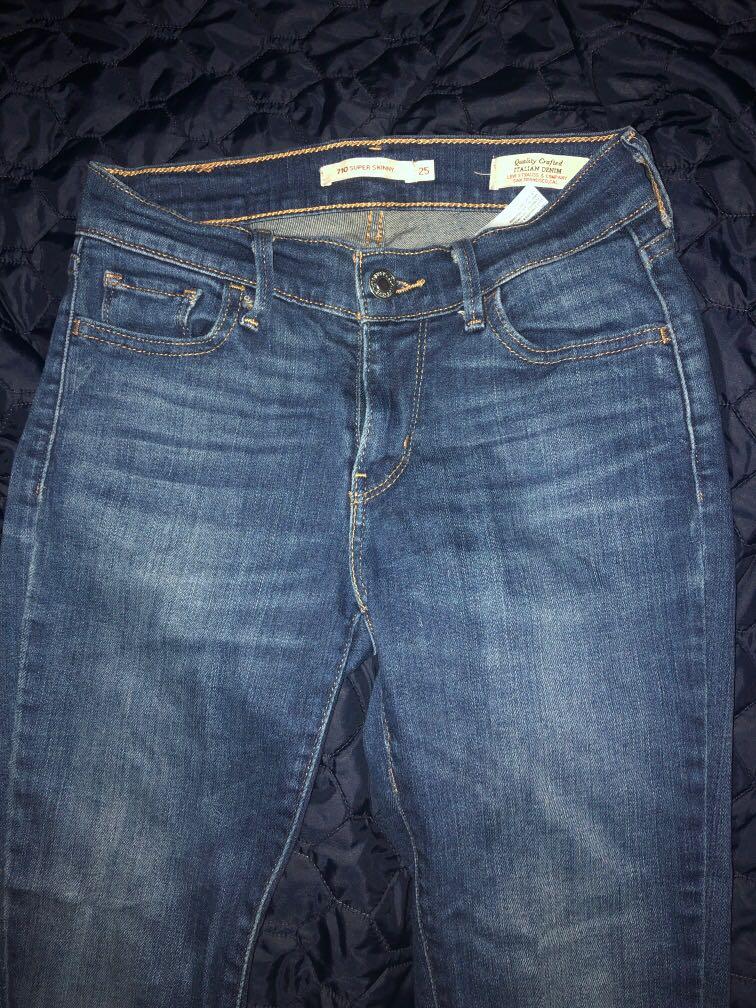 levis 710