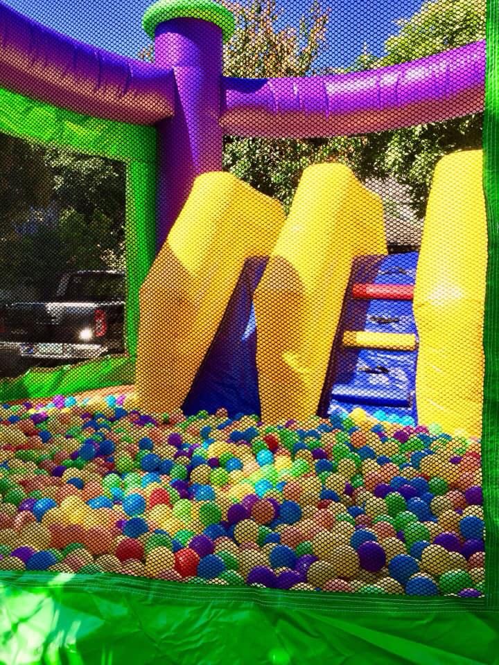 Ball pit for rent, Looking For on Carousell