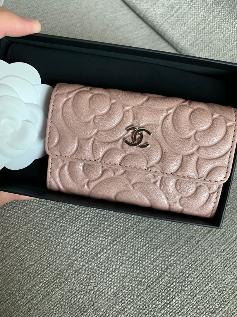 Brand New Full Set* Chanel 19B Camellia Pink Flap Card Holder Camelia,  Luxury, Bags & Wallets on Carousell