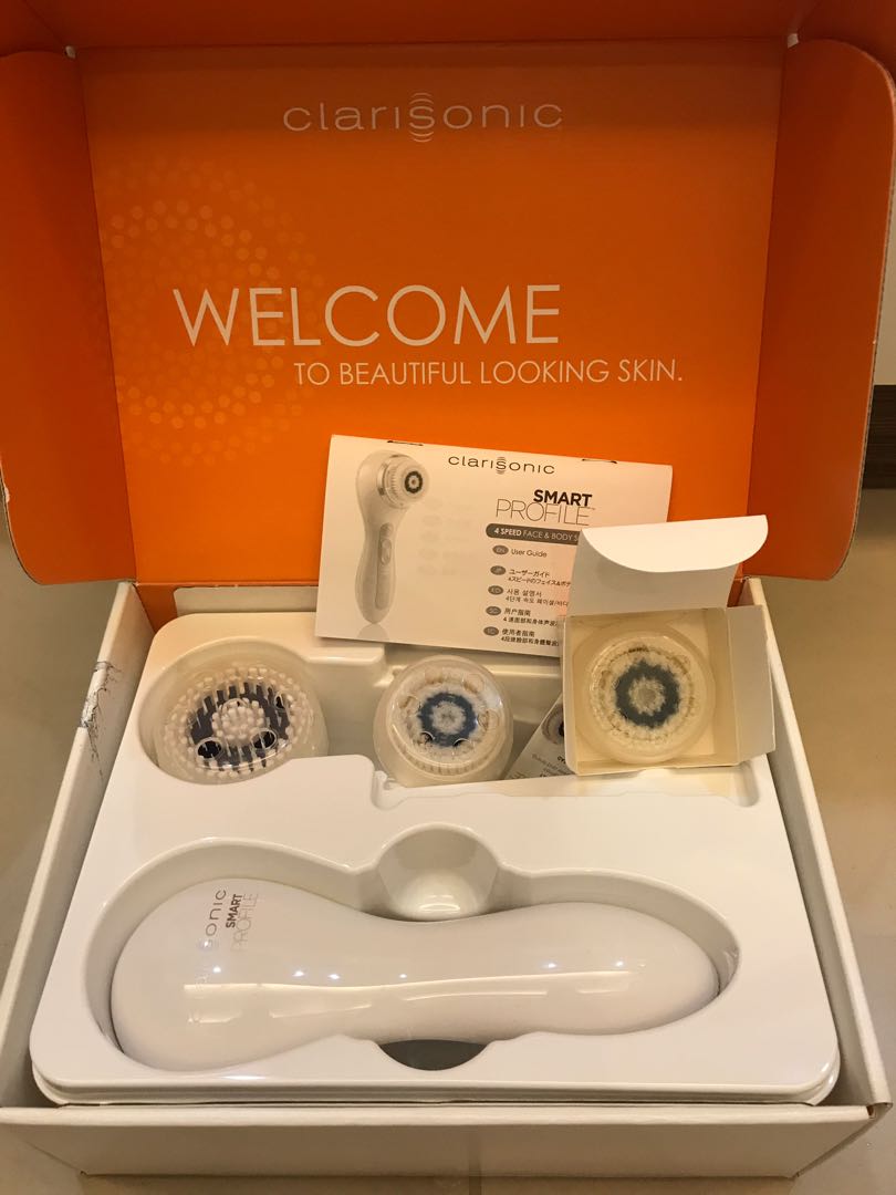 Clarisonic (Category: Face Care) located in Kuala Lumpur. Submitted by pingling87 (Listing ID 253051683, Image 2). Description: Used twice excellent condition Brand new replace facial brush head Original price 929 Delivery MYR 15 .