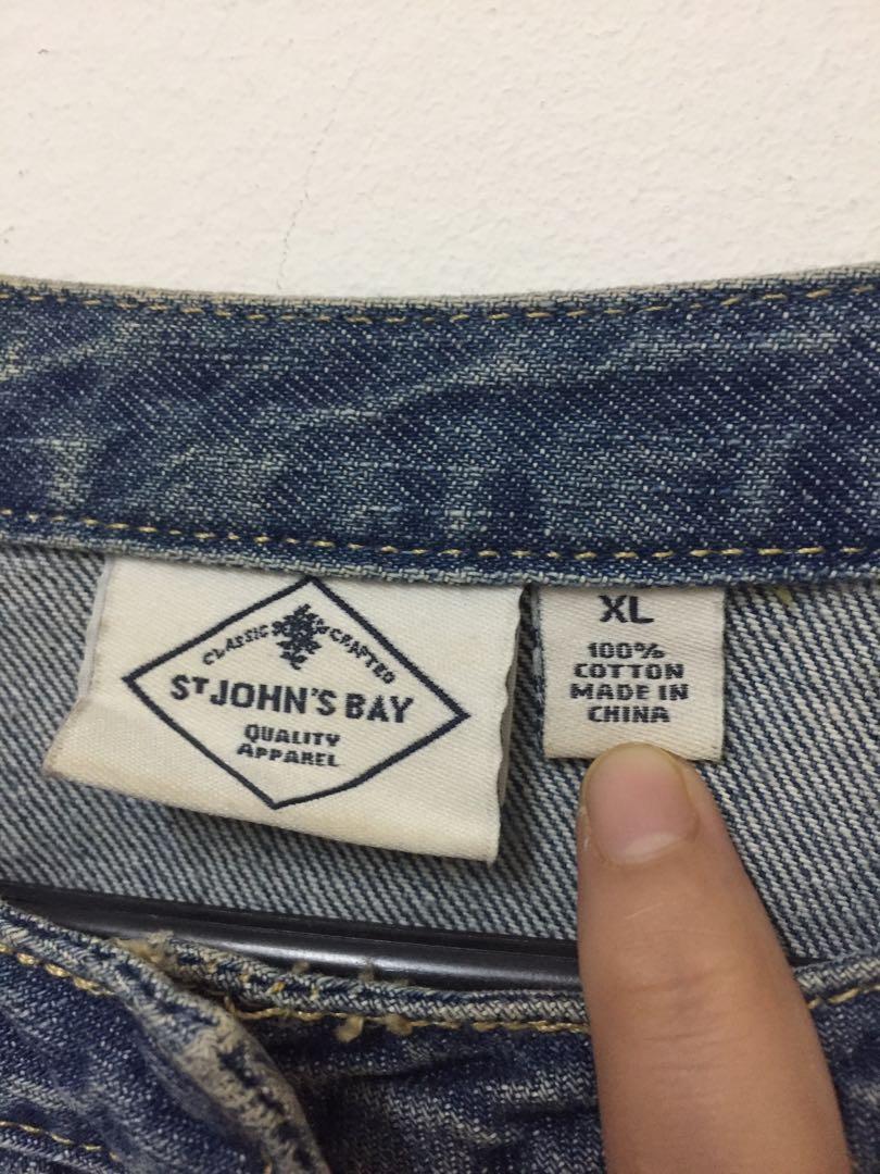 Denim Jacket (Category: Coats, Jackets and Outerwear) located in Kuala Lumpur. Submitted by noratego (Listing ID 252897113, Image 2). Description: Denim Jacket Condition : 9.9/10 Rarely wear Reason to let go : I have so many denim jacket Postage : Rm10 (SM) / Rm15 (SS).