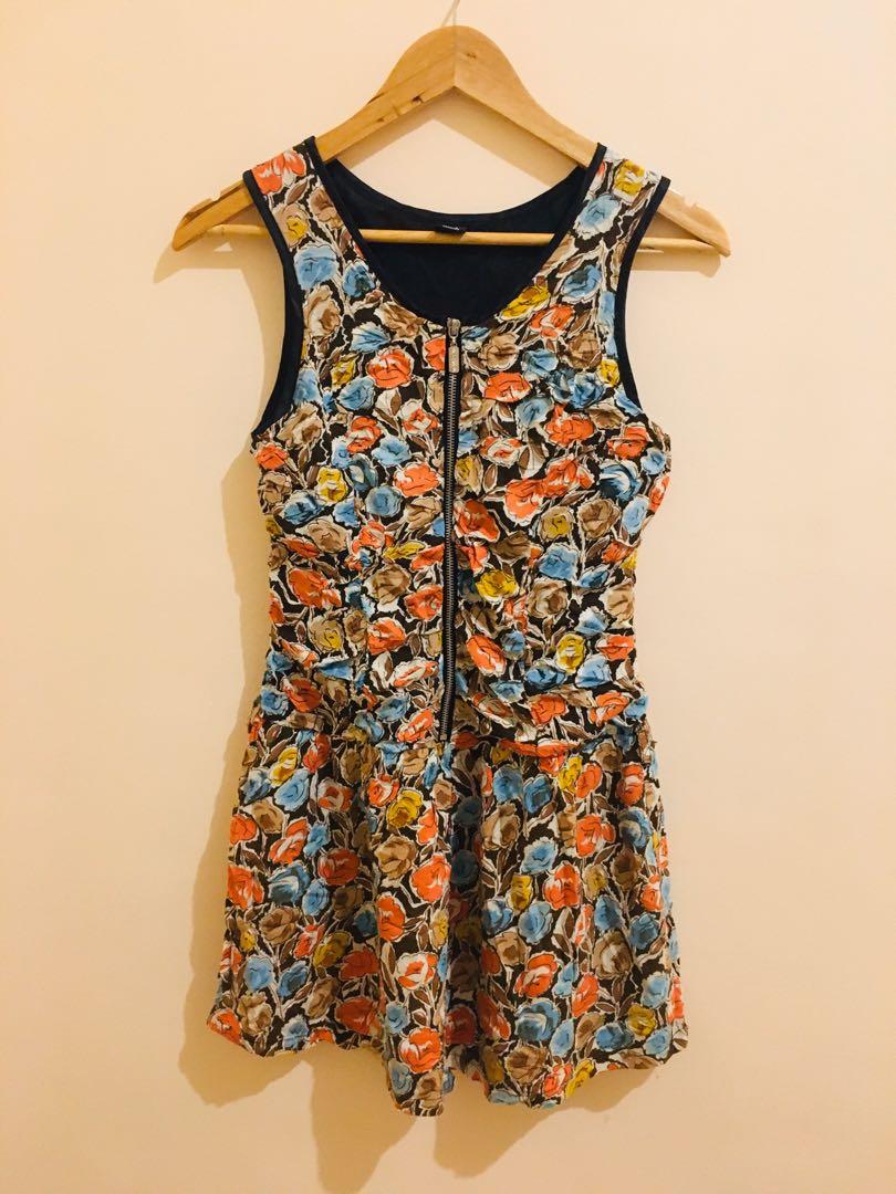 Floral Dress (Category: Dresses) located in Mandaluyong City. Submitted by rafjaye (Listing ID 253055114, Image 1). Description: super cute dress.