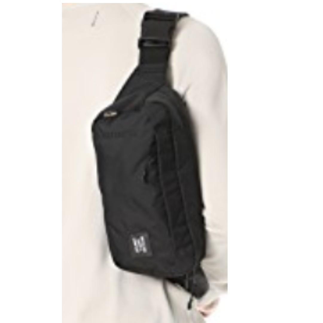 herschel tour medium black