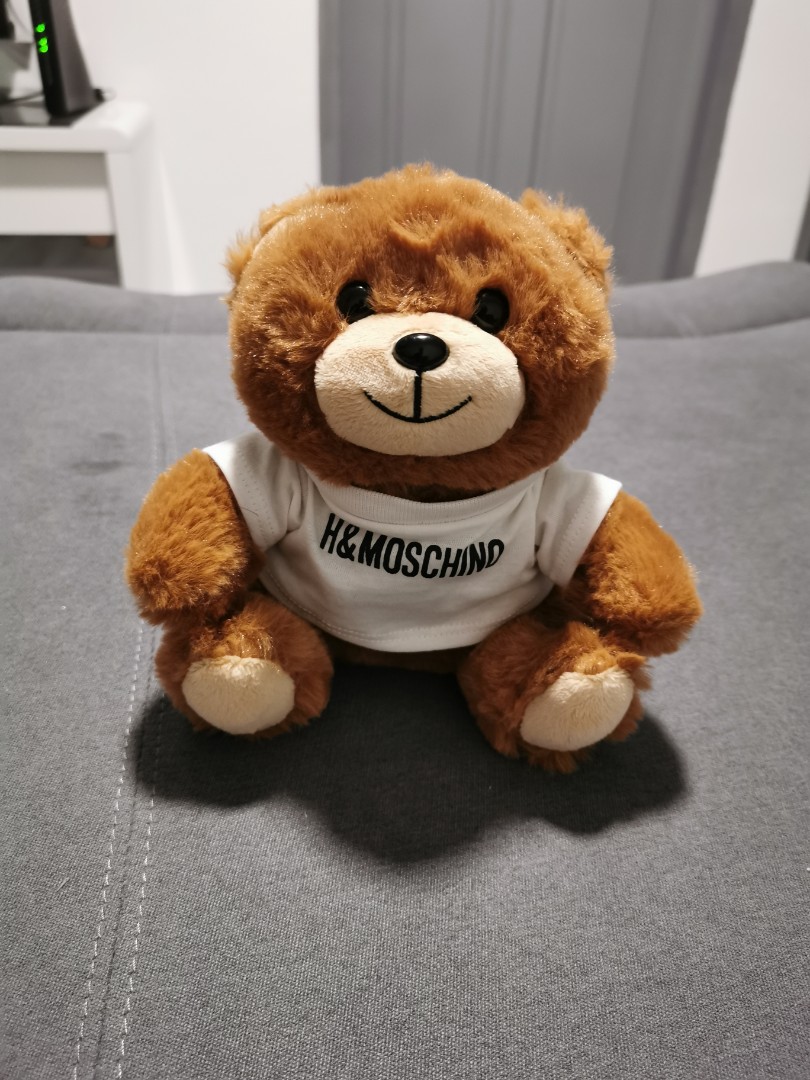 Hm moschino case hotsell