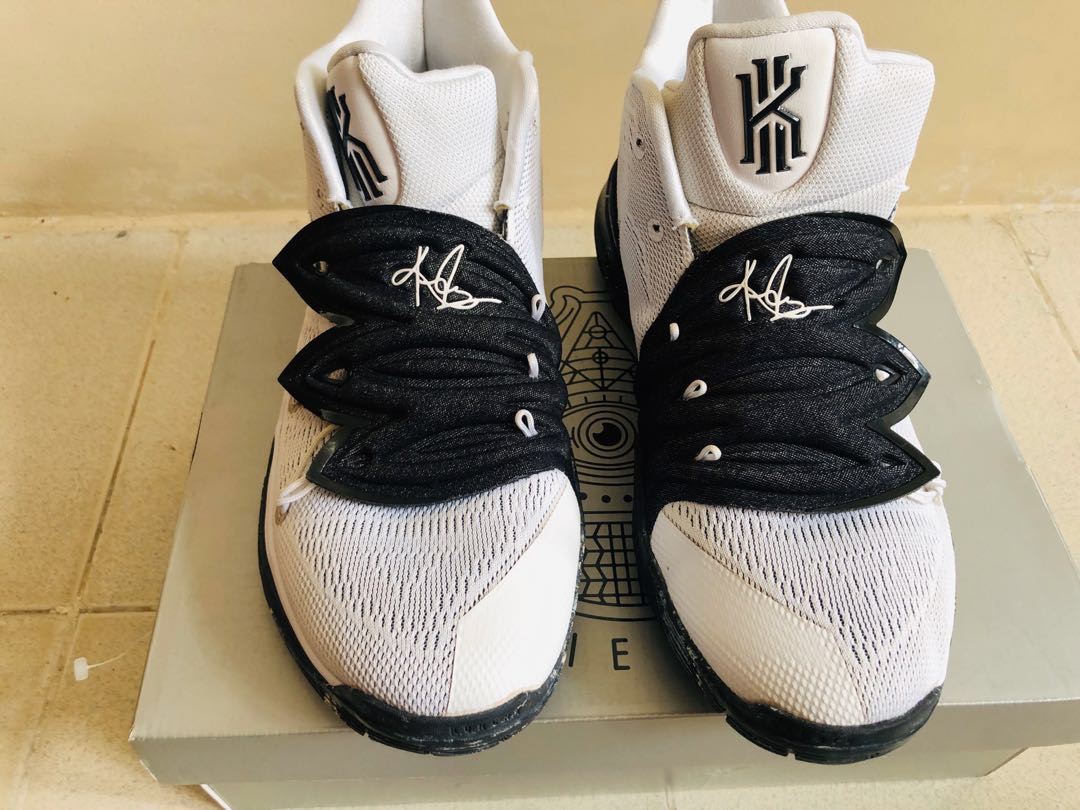 kyrie 5 oreo footlocker