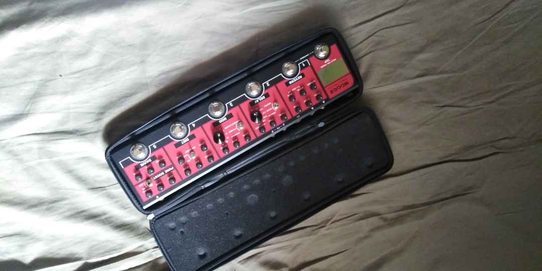 Mooer Red truck multi effect pedal., Hobbies & Toys, Music & Media