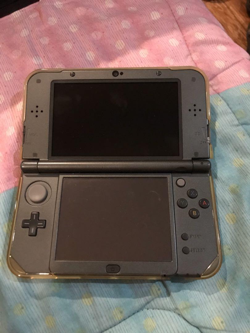 Nintendo 3DS XL (with case, charger, r4 card and Mario Kart), Video