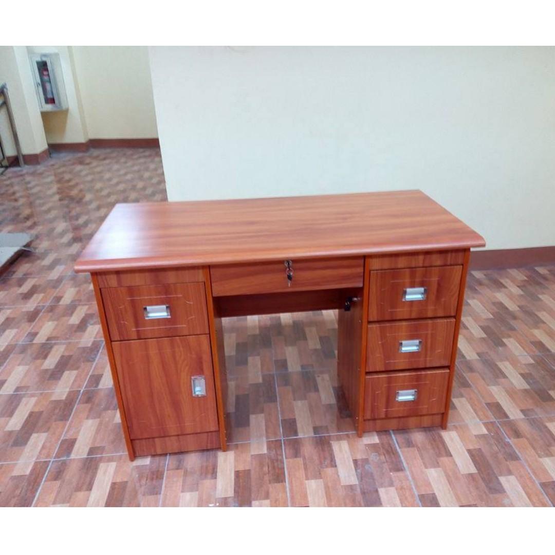 Office table with side and center drawers (Category: Office Furniture & Fixtures) located in Quezon City. Submitted by korix.judyann (Listing ID 252954188, Image 1). Description: Price posted is for posting purposes only! BRANDNEW! BRANDNEW! BRANDNEW! 📌 Negotiable Price and High Quality Condition. 📌 Free 3D Layout and Free Site Visit 📌 Free Installation and Delivery within Metro Manila. 📌 For inquiry and pricelist with complete details please