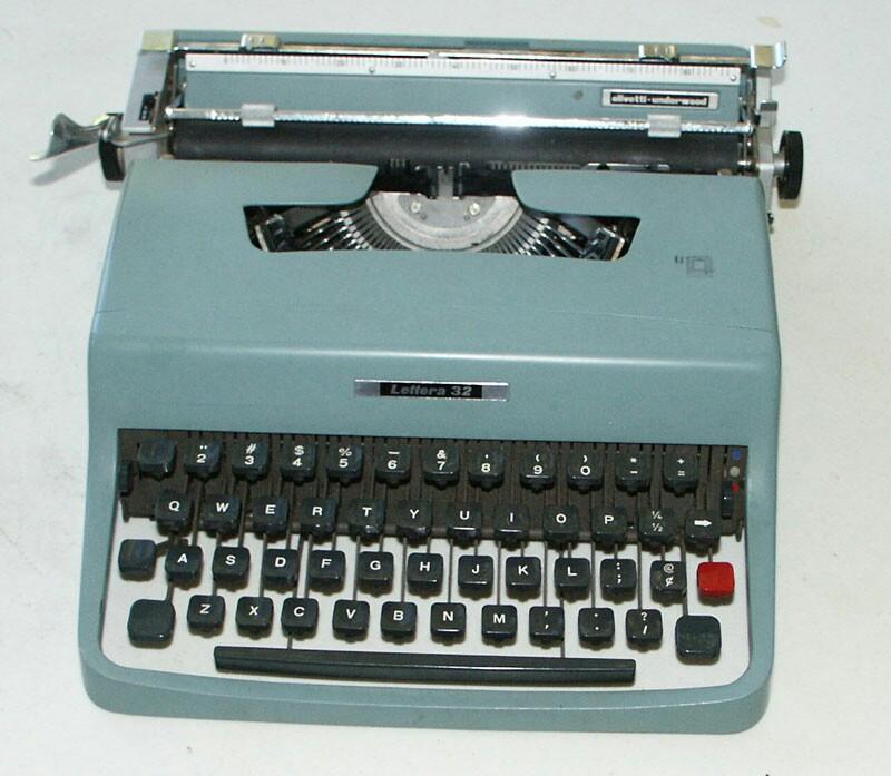 Olivetti-Underwood Lettera 32 (circa 1964), Furniture & Home ...