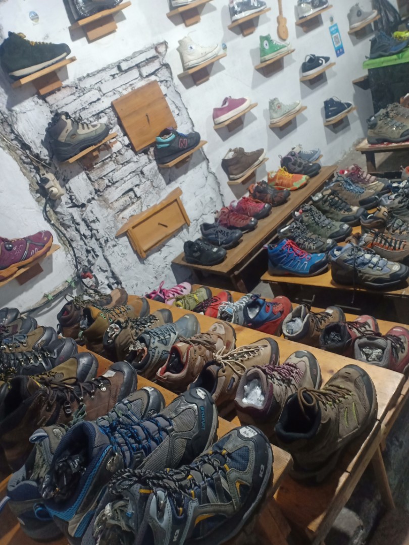 Sepatu Second Hiking Sport Sneaker Ori Import Fesyen Pria Sepatu Lainnya Di Carousell