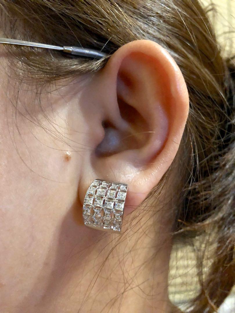 Set of chunky ring and earrings (Category: Earrings) located in Paranaque City. Submitted by jdtdd (Listing ID 252936314, Image 2). Description: Personal use. Chunky set of earrings and ring. 14 karats.