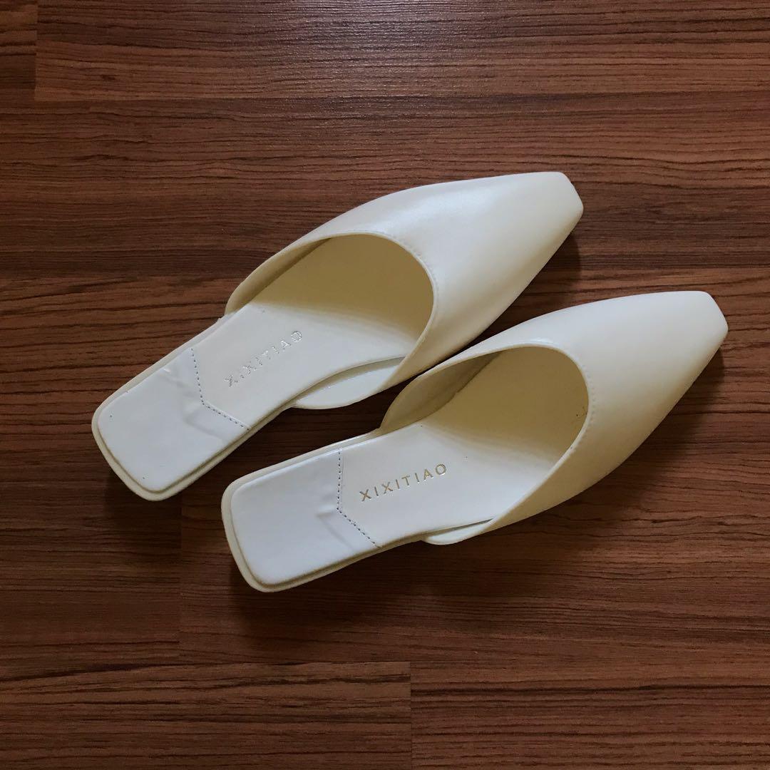 Sharp pointed Flat (Category: Flats) located in Kuala Lumpur. Submitted by chlosetteco (Listing ID 252965937, Image 1). Description: Brand new! .