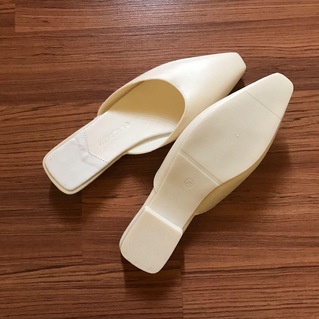 Sharp pointed Flat (Category: Flats) located in Kuala Lumpur. Submitted by chlosetteco (Listing ID 252965937, Image 2). Description: Brand new! .