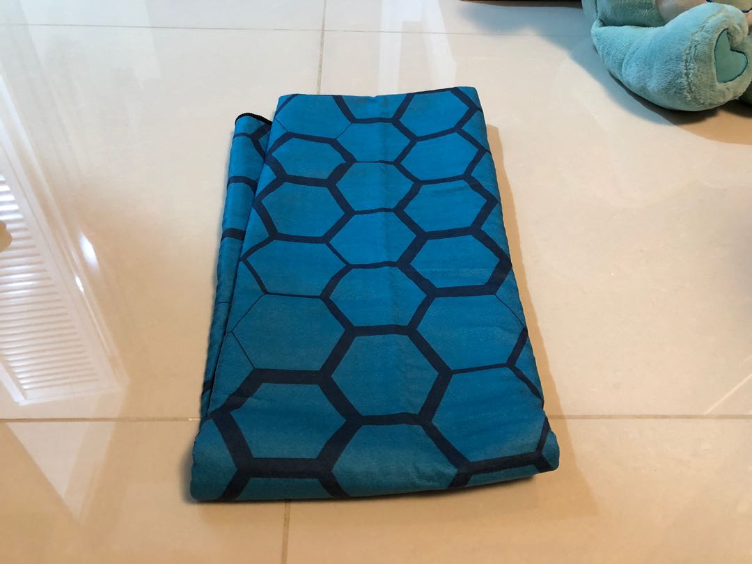 Yoga Movement Grippy Towel, Sports Equipment, Exercise & Fitness, Toning & Stretching