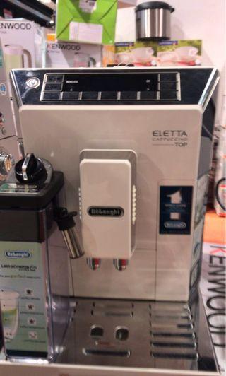 De’Longhi Eletta white full automatic coffee machine